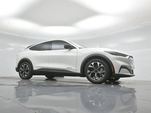 New 2026 Ford Mustang Mach-E Select RWD image 3