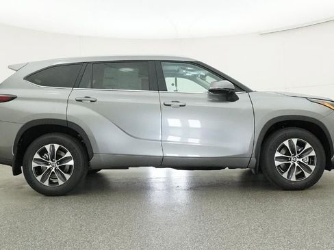 New 2026 Toyota Highlander XLE image 27