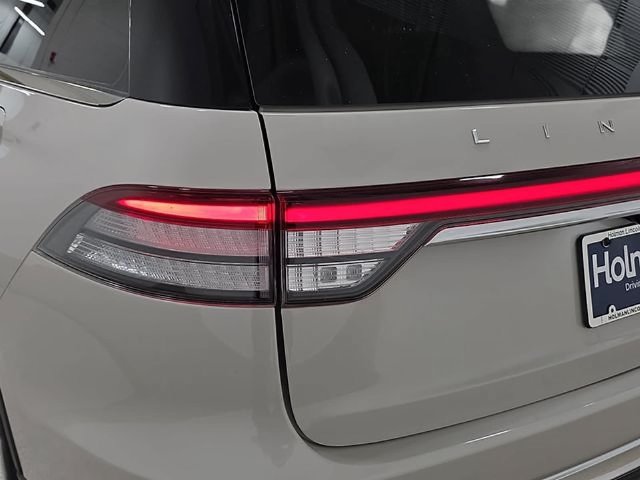 Certified 2023 Lincoln Aviator Reserve w/ Elements Package Plus AWD/4WD image 29
