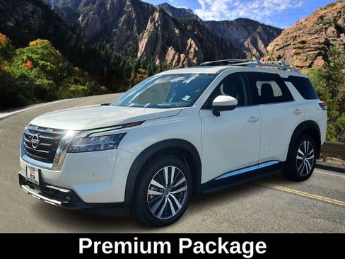 Used 2022 Nissan Pathfinder Platinum w/ Lighting Package (N93) image 6