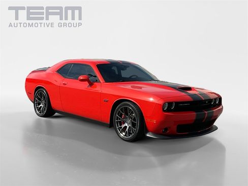 Used 2016 Dodge Challenger SRT w/ Technology Group image 1