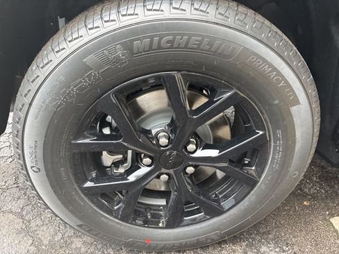 New 2025 Jeep Grand Cherokee L Altitude image 30