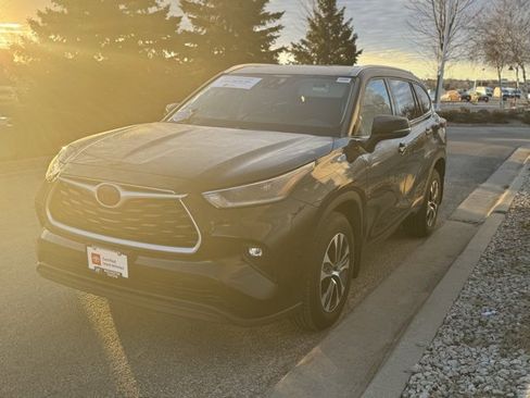 Certified 2021 Toyota Highlander XLE image 38