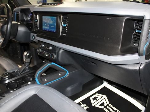 Used 2021 Ford Bronco Black Diamond w/ Sasquatch Package AWD/4WD image 19