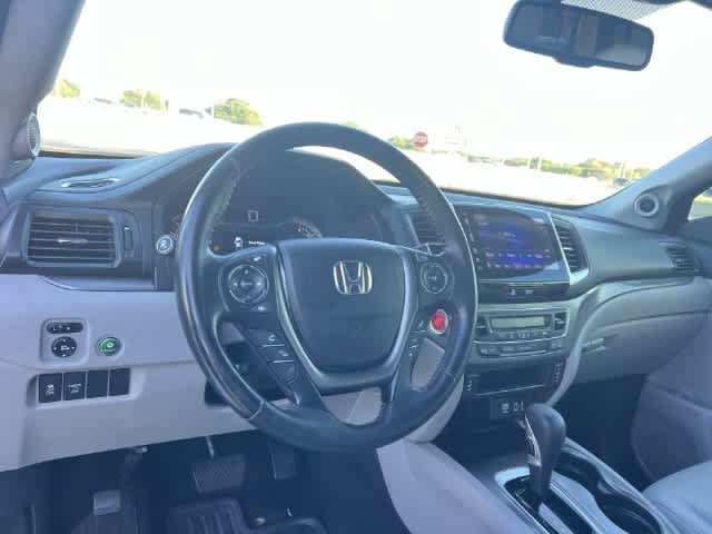 Certified 2017 Honda Ridgeline RTL-T image 15