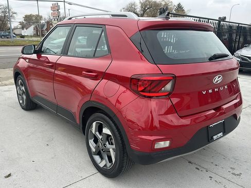 Used 2022 Hyundai Venue SEL image 7