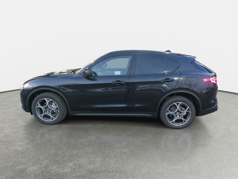 New 2025 Alfa Romeo Stelvio Sprint w/ Convenience Package image 8