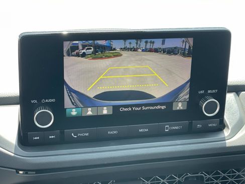 Certified 2025 Honda Accord SE image 9