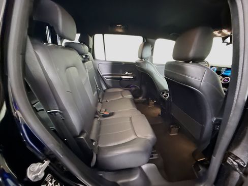 Used 2020 Mercedes-Benz GLB 250 image 27