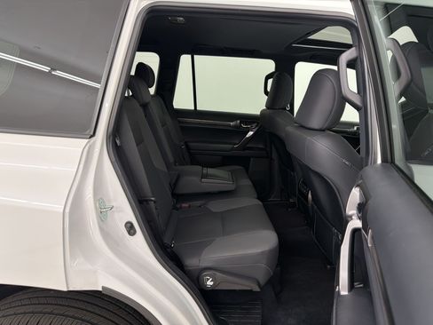 Certified 2022 Lexus GX 460 w/ Black Line Special Edition AWD/4WD image 33