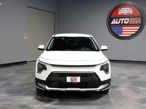 Used 2026 Kia Niro LX FWD image 2