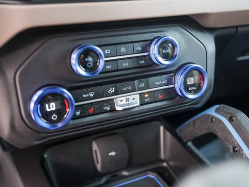 Used 2023 Ford Bronco Wildtrak image 19