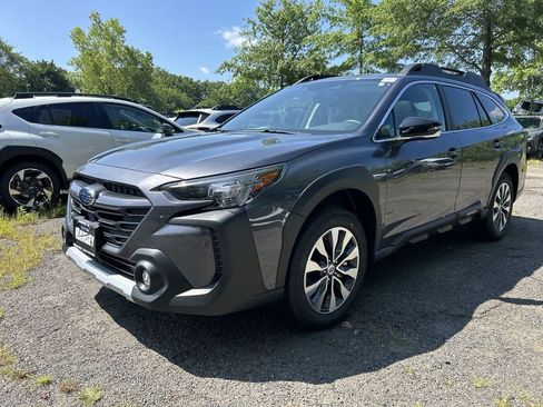 Used 2025 Subaru Outback Limited image 4