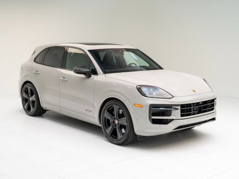 Certified 2026 Porsche Cayenne GTS image 7