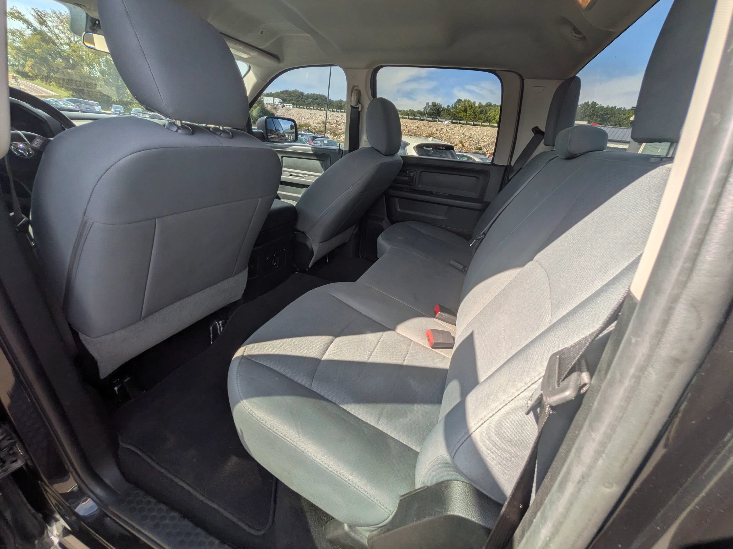 Used 2018 RAM 1500 Express w/ Black Ram 1500 Express Group AWD/4WD image 33