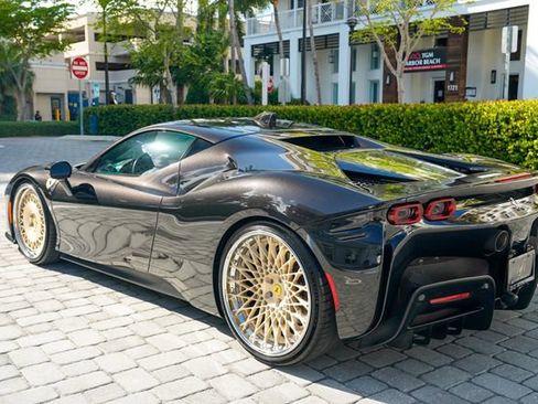 Used 2021 Ferrari SF90 Stradale image 20