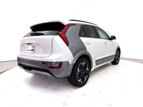Certified 2023 Kia Niro Wave FWD image 20