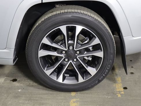 Used 2022 Jeep Grand Cherokee Overland w/ Advanced Protech Group III AWD/4WD image 57