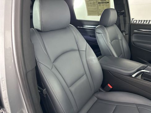 Used 2023 Buick Enclave Essence w/ Experience Buick Package image 34