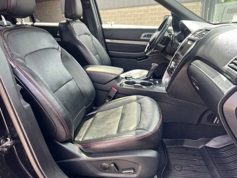 Used 2018 Ford Explorer Sport w/ Equipment Group 401A AWD/4WD image 11