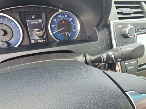 Used 2015 Toyota Camry XLE FWD image 13