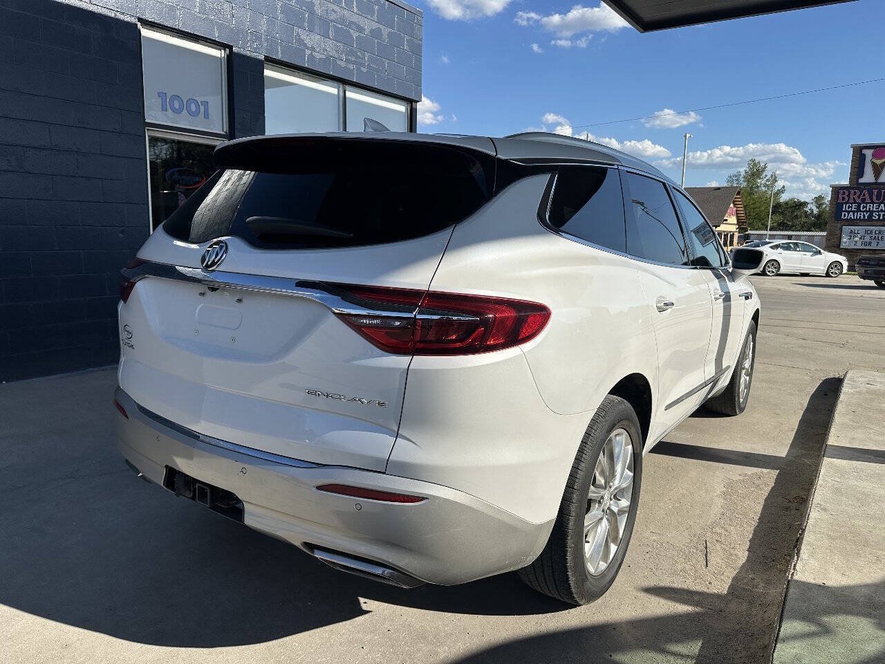 Used 2018 Buick Enclave Premium w/ Trailering Package FWD image 8