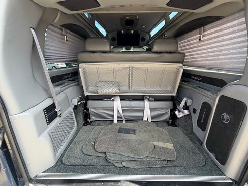 Used 2017 Chevrolet Express 2500 RWD image 28