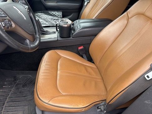 Used 2012 Lincoln MKX Base image 2