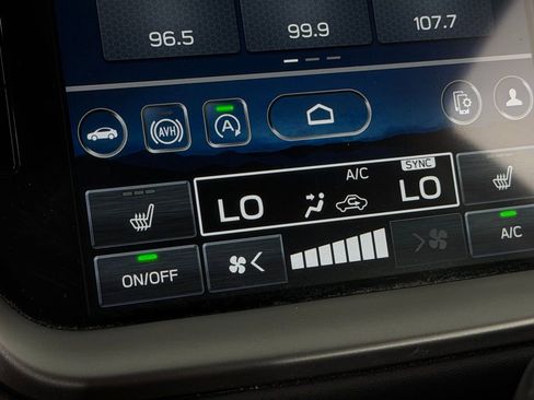 Used 2024 Subaru Outback Premium AWD/4WD image 18