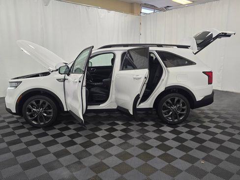 Used 2023 Kia Sorento SX Prestige image 12