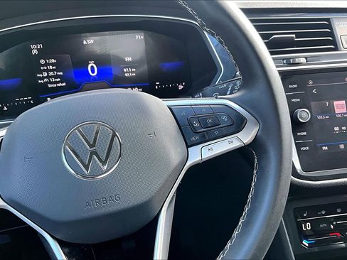 Used 2024 Volkswagen Tiguan SE image 24