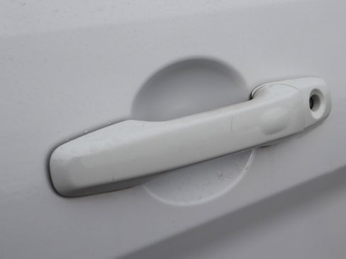 Used 2017 Ford Explorer XLT image 22