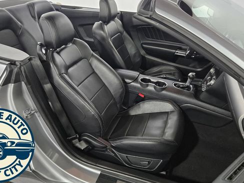 Used 2022 Ford Mustang Premium RWD image 34
