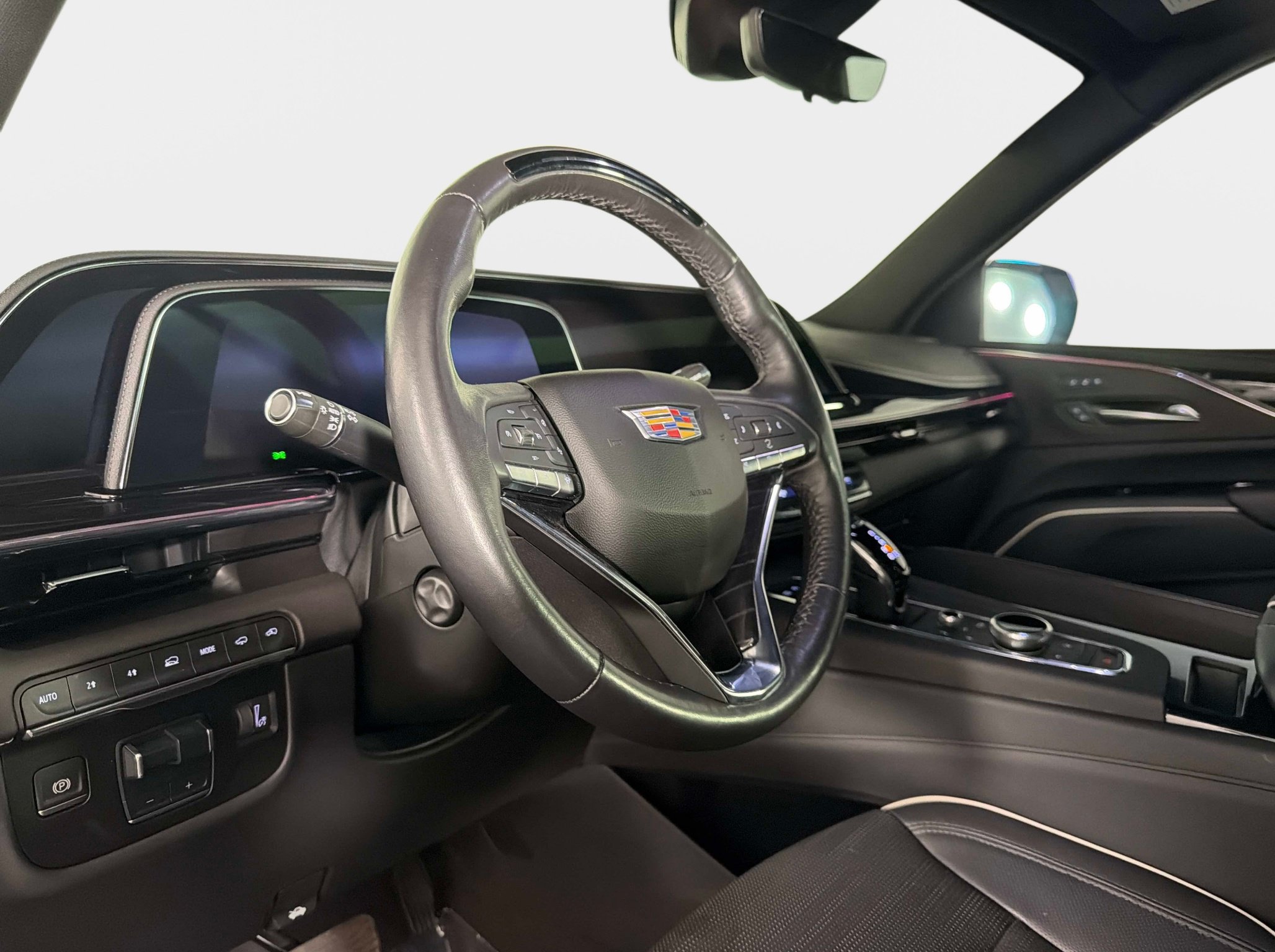 Used 2024 Cadillac Escalade ESV Sport w/ Touring Package AWD/4WD image 38