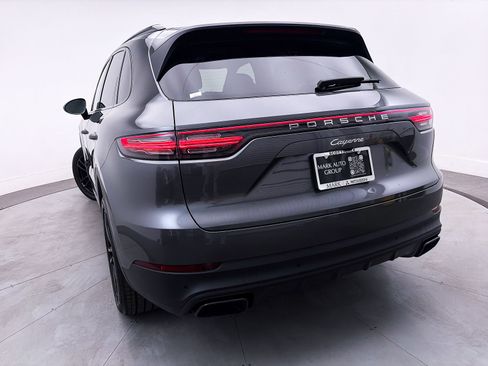Used 2023 Porsche Cayenne AWD/4WD image 10