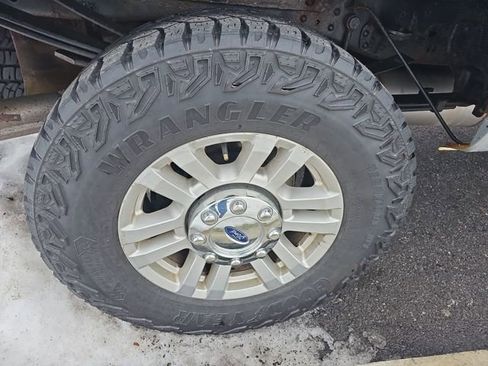 Used 2014 Ford F250 XLT w/ Advanced Security Group image 42