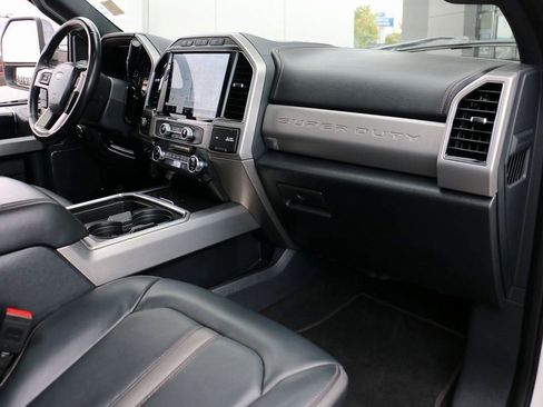 Used 2022 Ford F250 Platinum w/ Tremor Off-Road Package image 39
