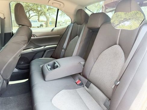 Used 2021 Toyota Camry LE FWD image 17