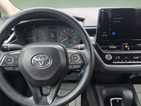 Used 2025 Toyota Corolla LE FWD image 15