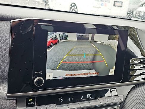 Used 2025 Toyota Camry SE image 18