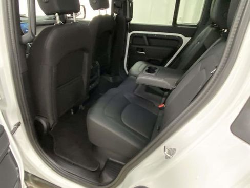 Used 2025 Land Rover Defender 110 S image 8