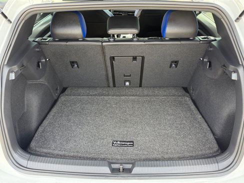 Used 2022 Volkswagen Golf R image 15