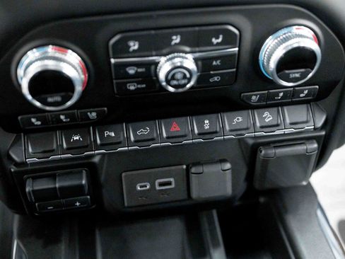 Used 2022 GMC Sierra 1500 SLT w/ SLT Premium Plus Package AWD/4WD image 63