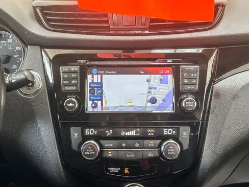 Used 2017 Nissan Rogue Sport SV w/ SV Premium Package AWD/4WD image 13