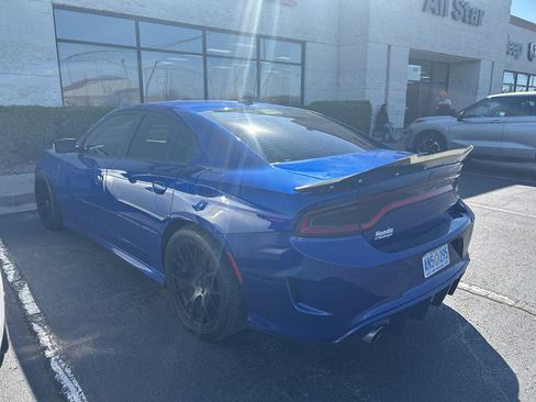 Used 2019 Dodge Charger Scat Pack w/ Technology Group image 3