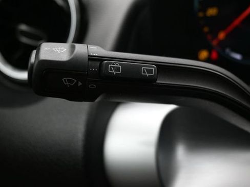 Used 2022 Mercedes-Benz GLB 250 image 22