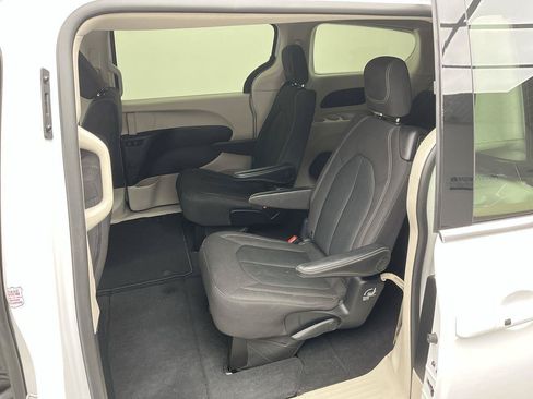 Used 2024 Chrysler Voyager LX FWD image 10