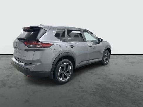 Used 2024 Nissan Rogue SV AWD/4WD image 4