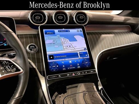 Used 2023 Mercedes-Benz GLC 300 4MATIC image 6