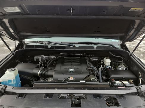 Certified 2019 Toyota Tundra SR5 image 31